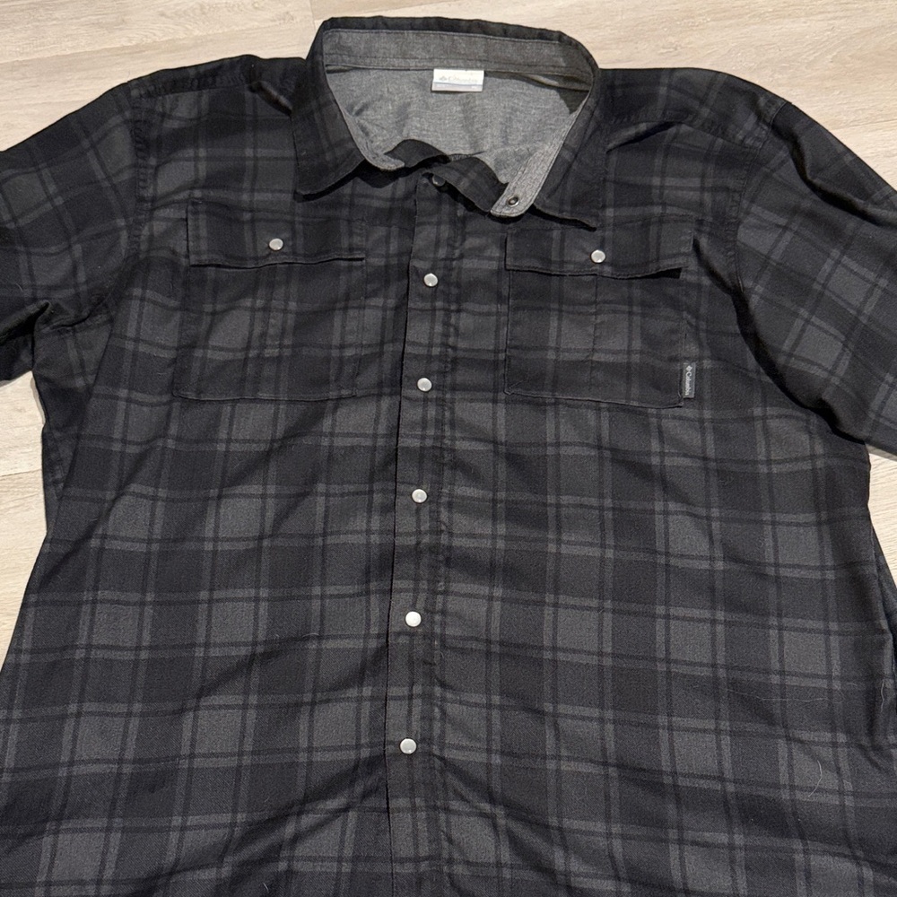 Columbia Men's Dark Gray Plaid Button Down Shirt